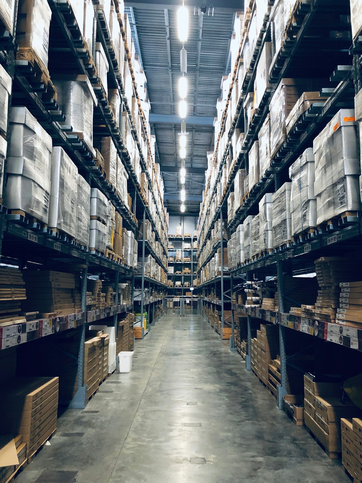 Organised warehouse with stock management systems